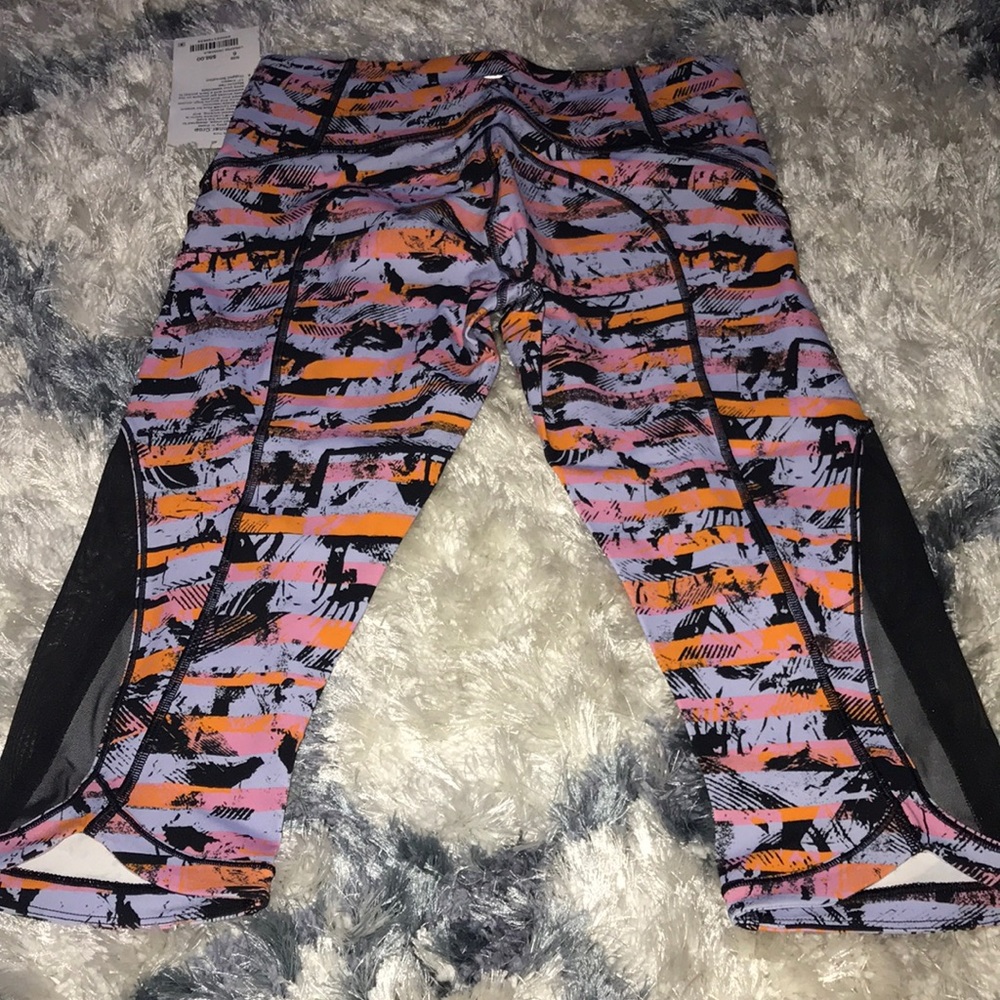 DONATED capris